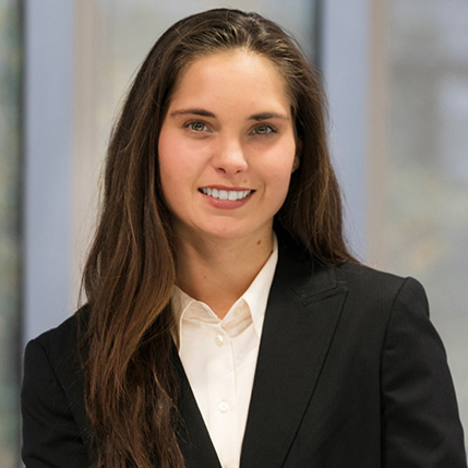 fotografía de [Fernanda] [Parot], [Analista de Operaciones Multifamily office]